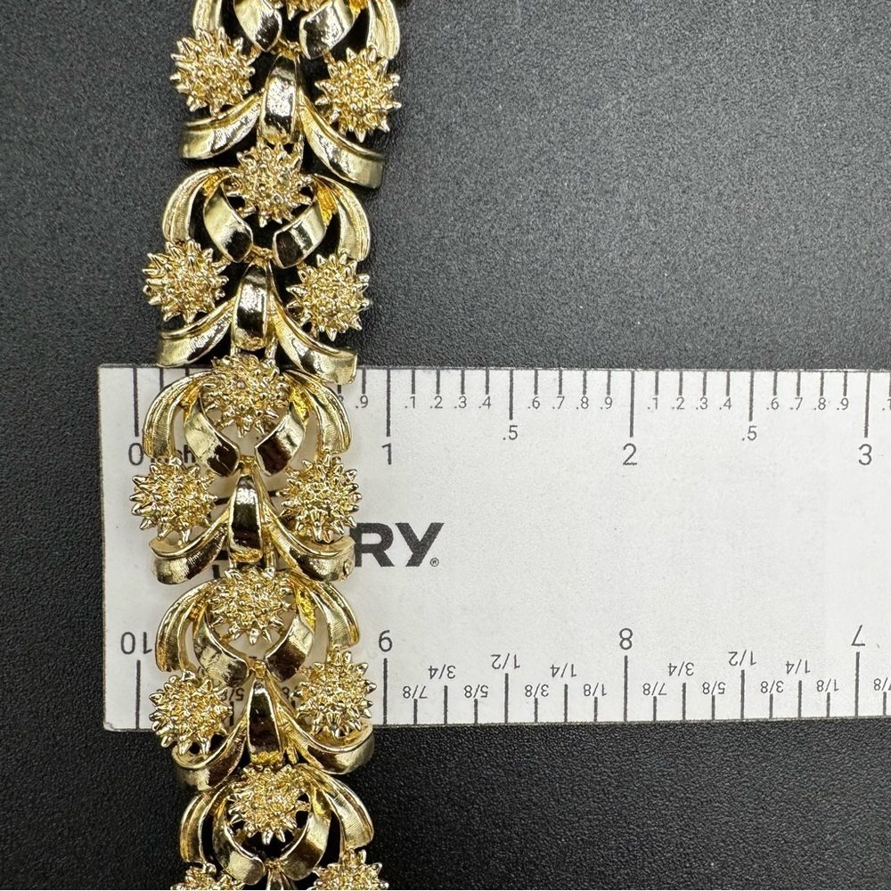 Vintage Signed Coro Pegasus Mid Century Gold Tone Ornate Textured Bracelet 7in - Picture 8 of 14
